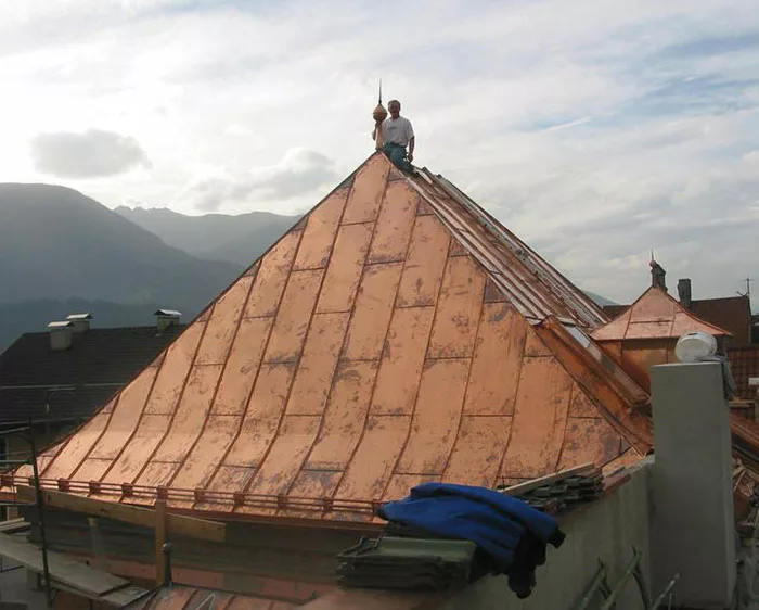 Rotes Dach in Tirol Spenglerei Fritz Wild